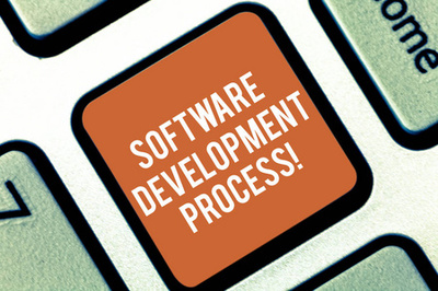 概念手工寫作, 展示網絡研討會的現代教育。商務照片文本的過程和開發 web 應用程序鍵盤鍵意圖創建計算機消息的概念的實踐