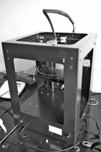 河南80后 創客 拿5000元創業 造出3d打印機