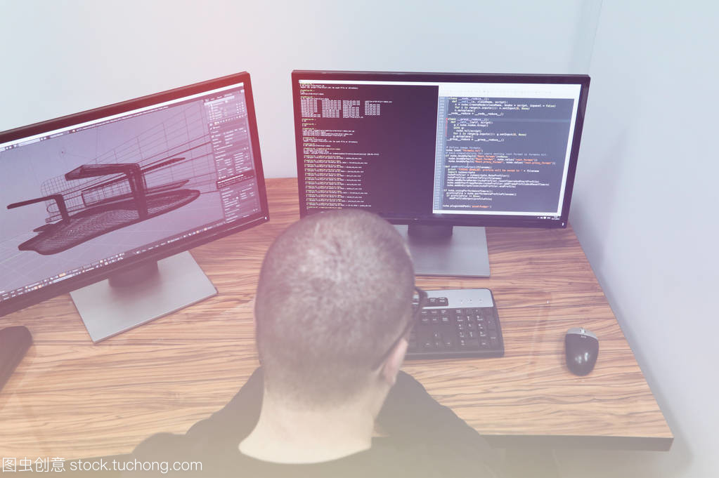 軟件編程的開發人員在工作室辦公室項目